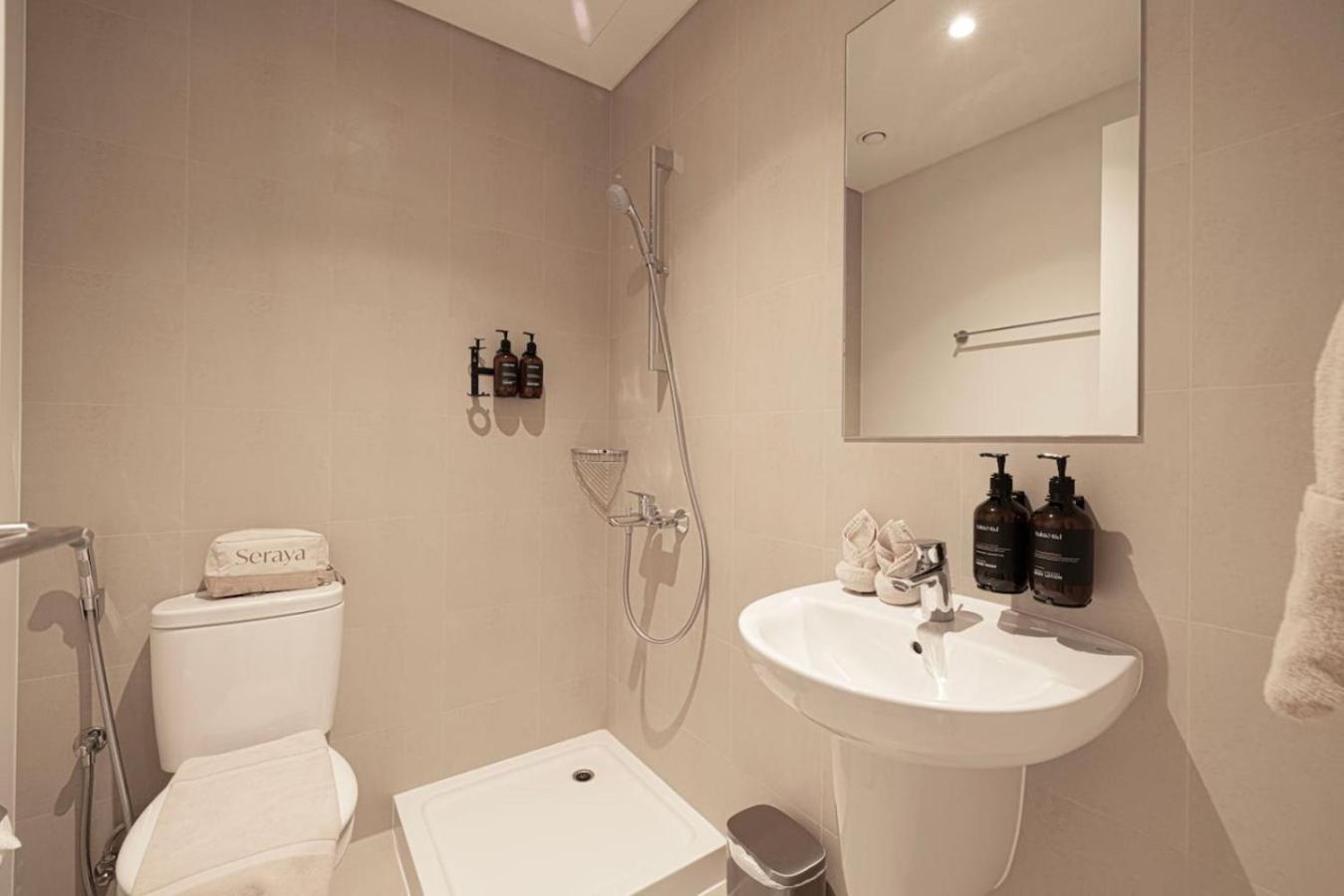 Seraya 5 - 4bdr - Burj Views - Private Jacuzzi *
