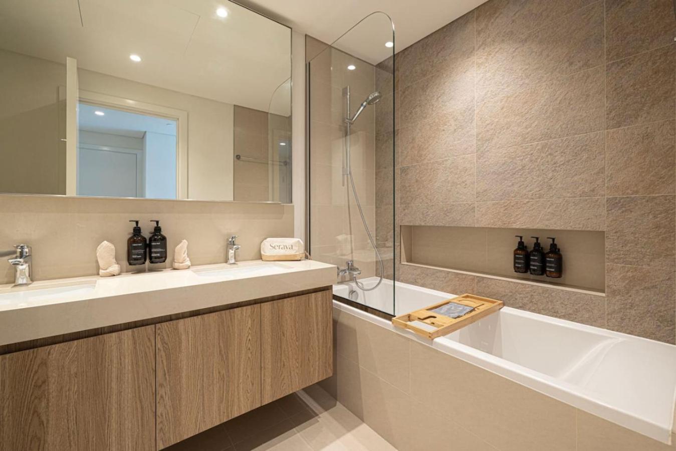 Apartment Seraya 5 - 4bdr - Burj Views - Private Jacuzzi