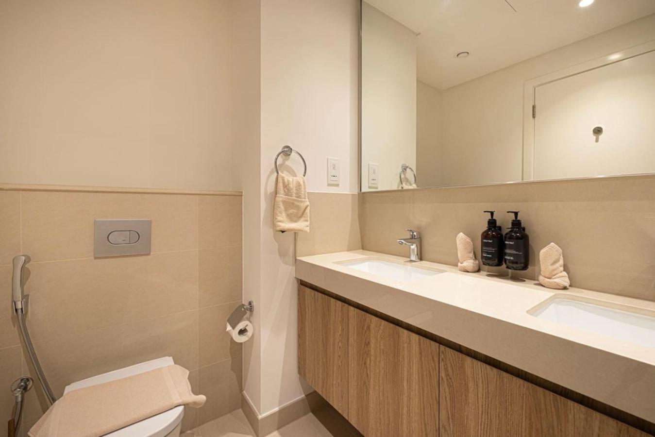 Apartment Seraya 5 - 4bdr - Burj Views - Private Jacuzzi Dubai