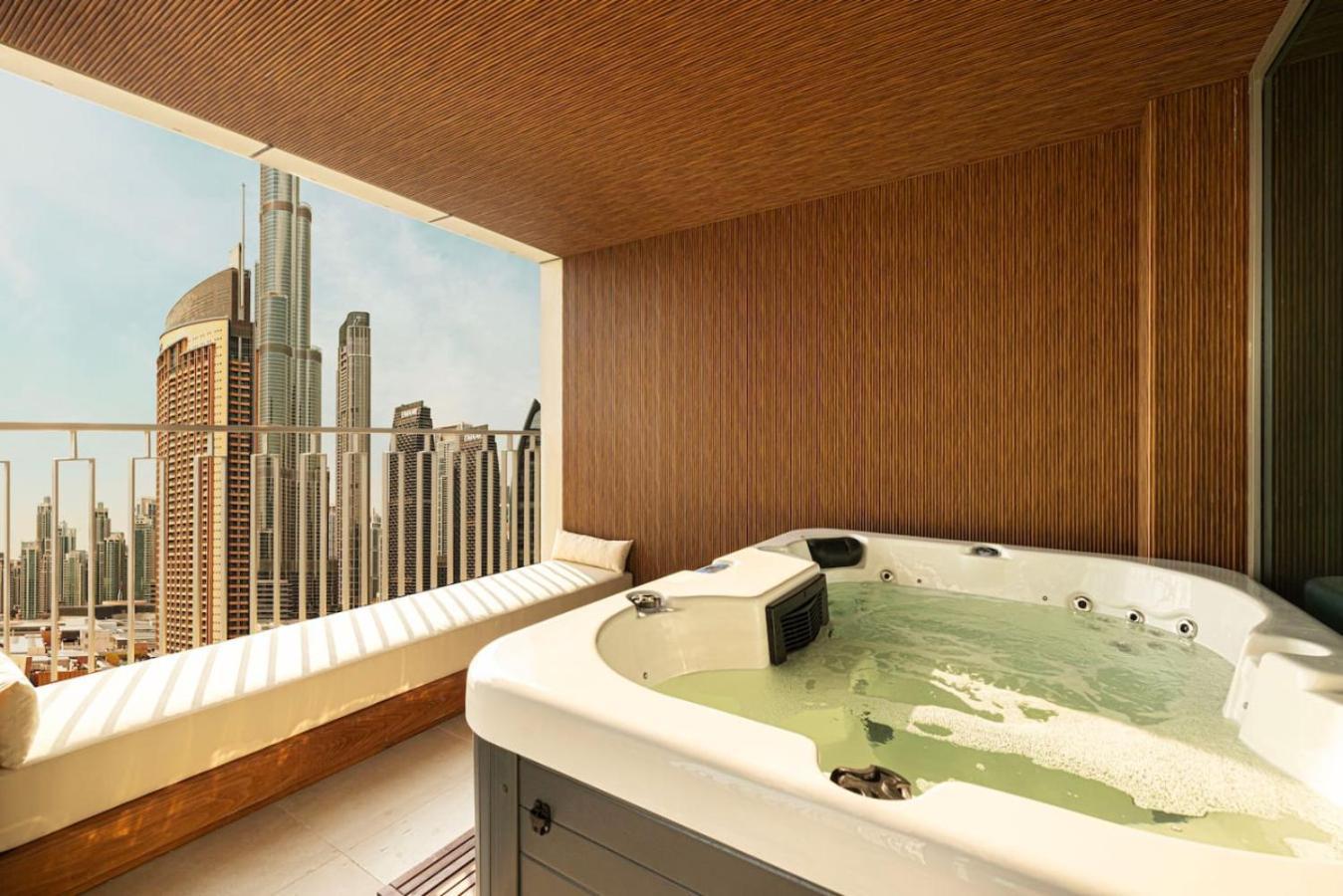 Seraya 5 - 4bdr - Burj Views - Private Jacuzzi Apartment Dubai