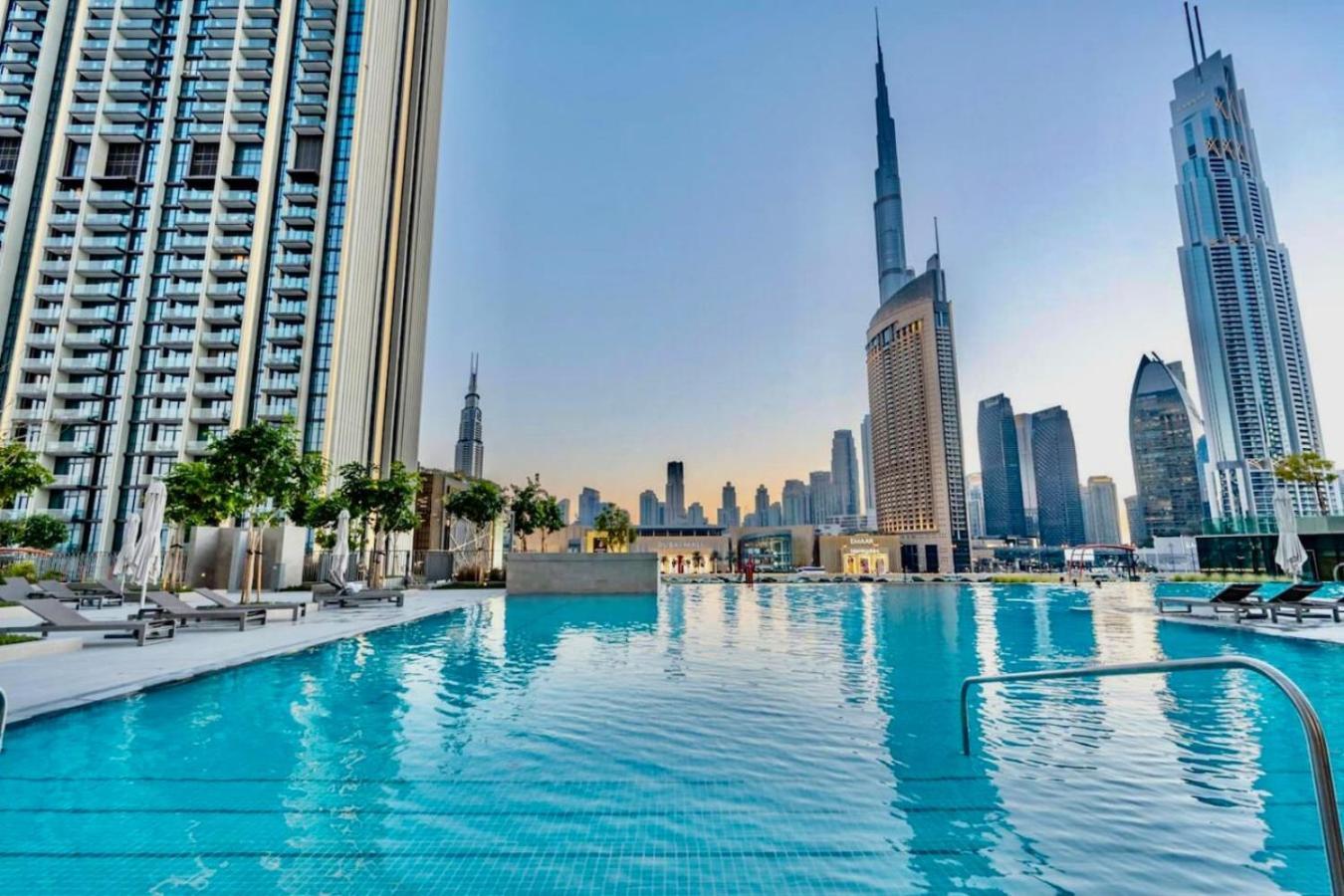 Seraya 5 - 4bdr - Burj Views - Private Jacuzzi Apartment *